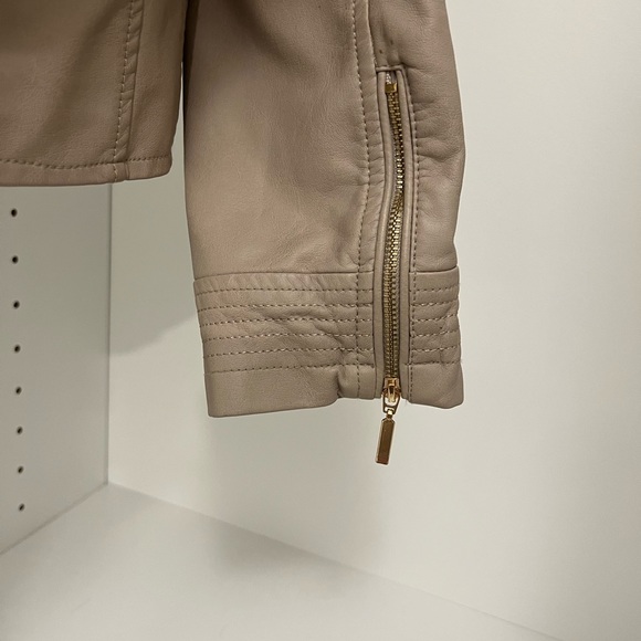 Peather jacket - Picture 3 of 4